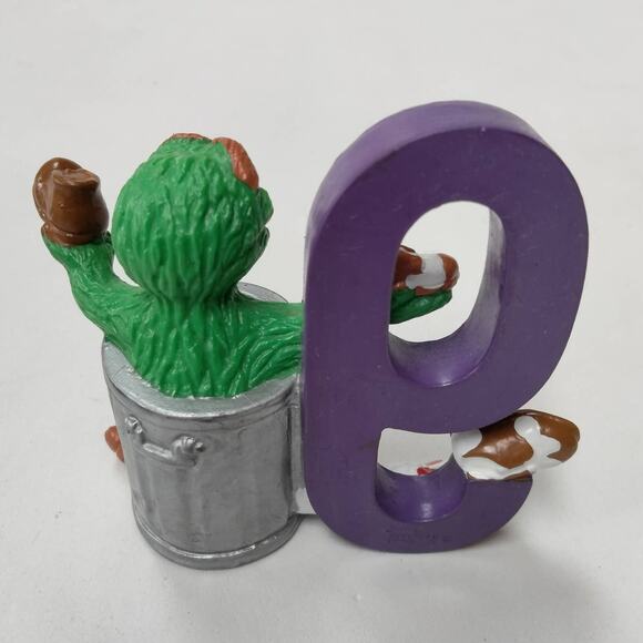 Vintage Oscar the Grouch PVC Figure Applause Sesame Street Number 9 Cake Topper - Picture 2 of 3